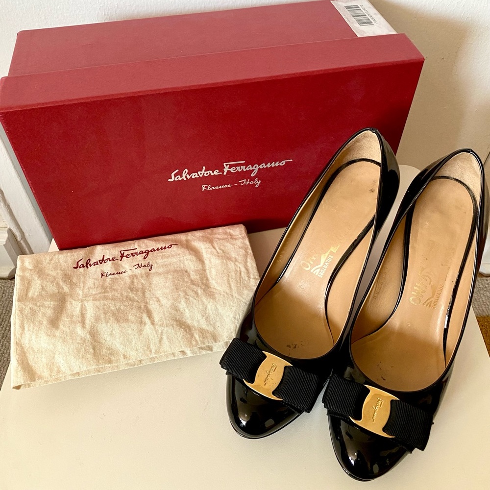 Salvatore Ferragamo Tina Pumps - 3.5” Heel Platform Black Patent, Mint condition